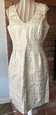 Lela Rose Silver White Silk Brocade Knee Length Dress. Size 6